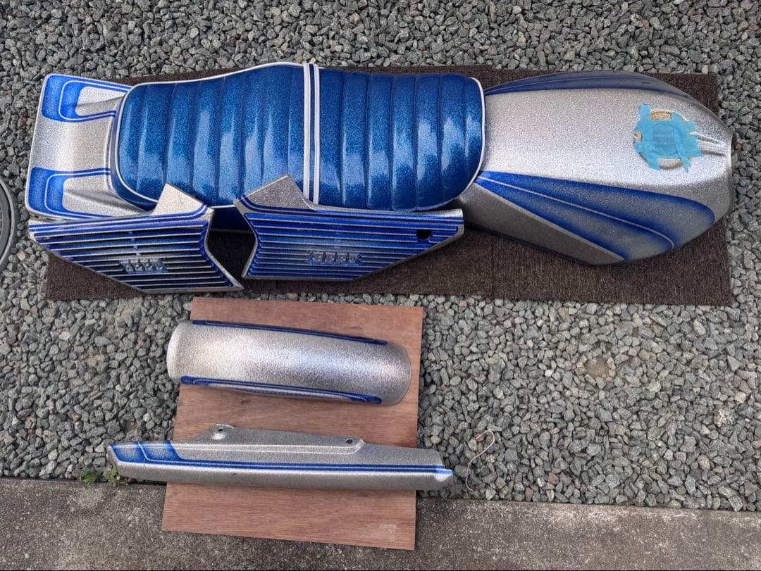 パーツ cbx400f AOSHIMA、カスタムパーツが付属した「CBX400F」1/12模型 - 価格.com