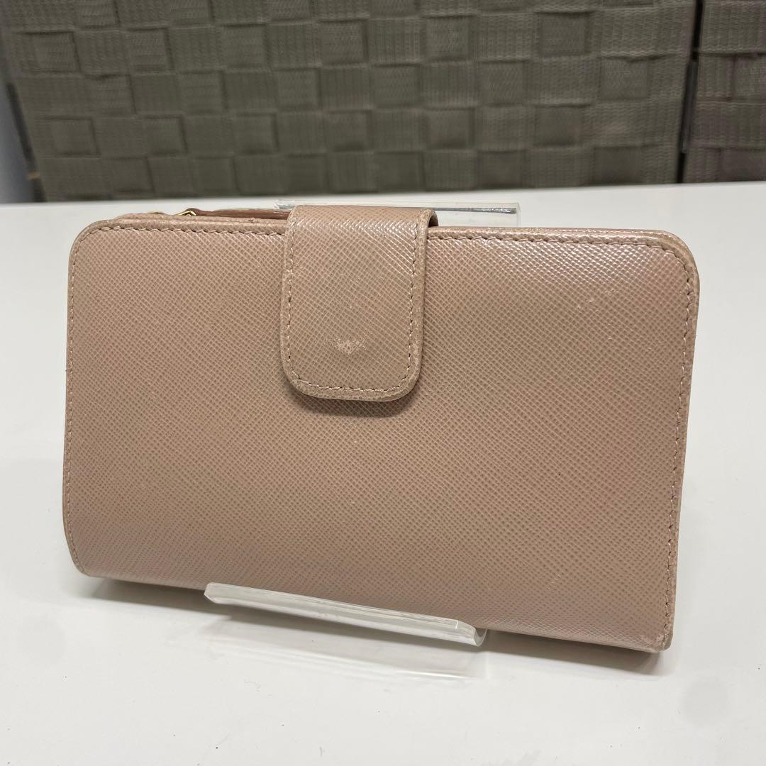 PRADA サフィアーノレザー 二つ折り財布 ベージュ - メルカリ